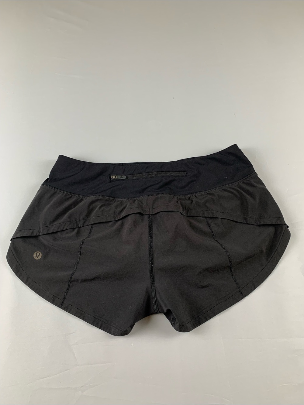 lululemon Speed Up 2.5” Black shorts